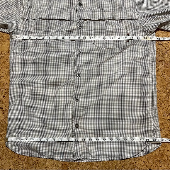 Merrell Vented Short Sleeve Button Down Shirt Sz M - Picture 13 of 14